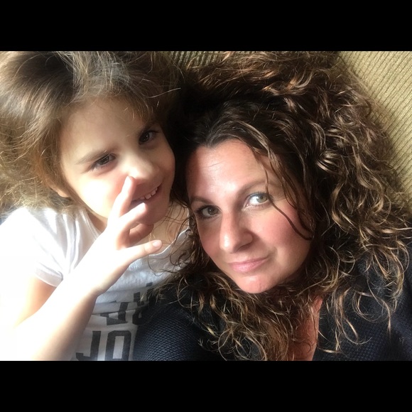 Meet your Posher, Stephanie - Picture 1 of 1